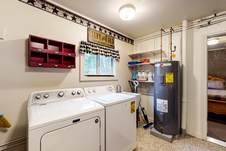 Cabins (United States of America, Greenville, Maine)