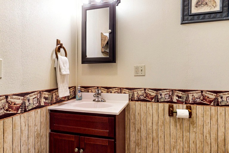 Cabins (United States of America, Greenville, Maine)