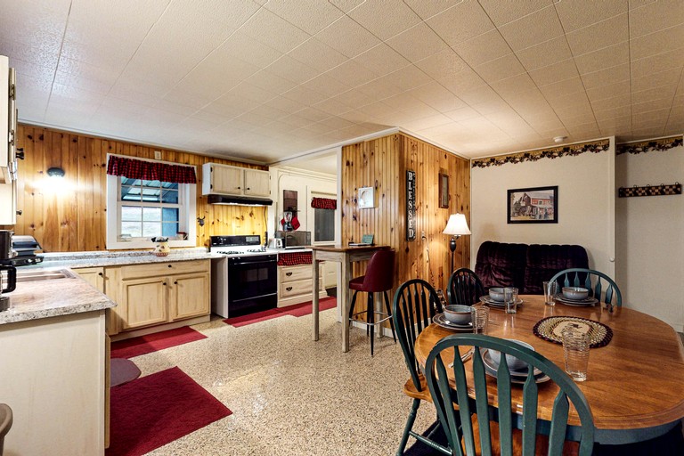 Cabins (United States of America, Greenville, Maine)