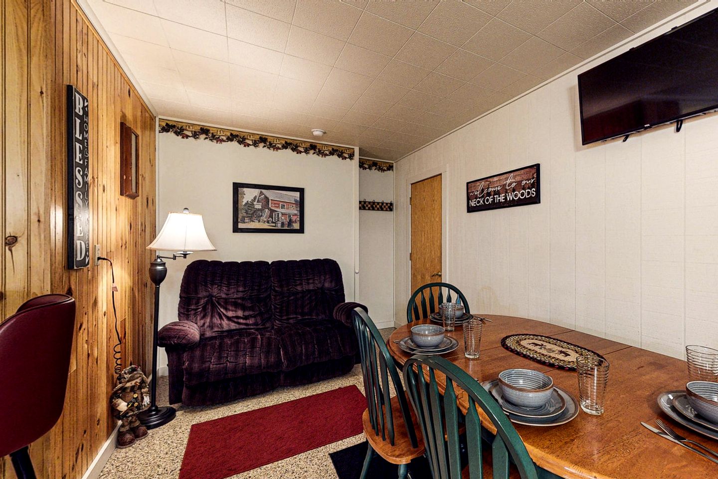 Family Cabin Near the Lake with BBQ in Maine