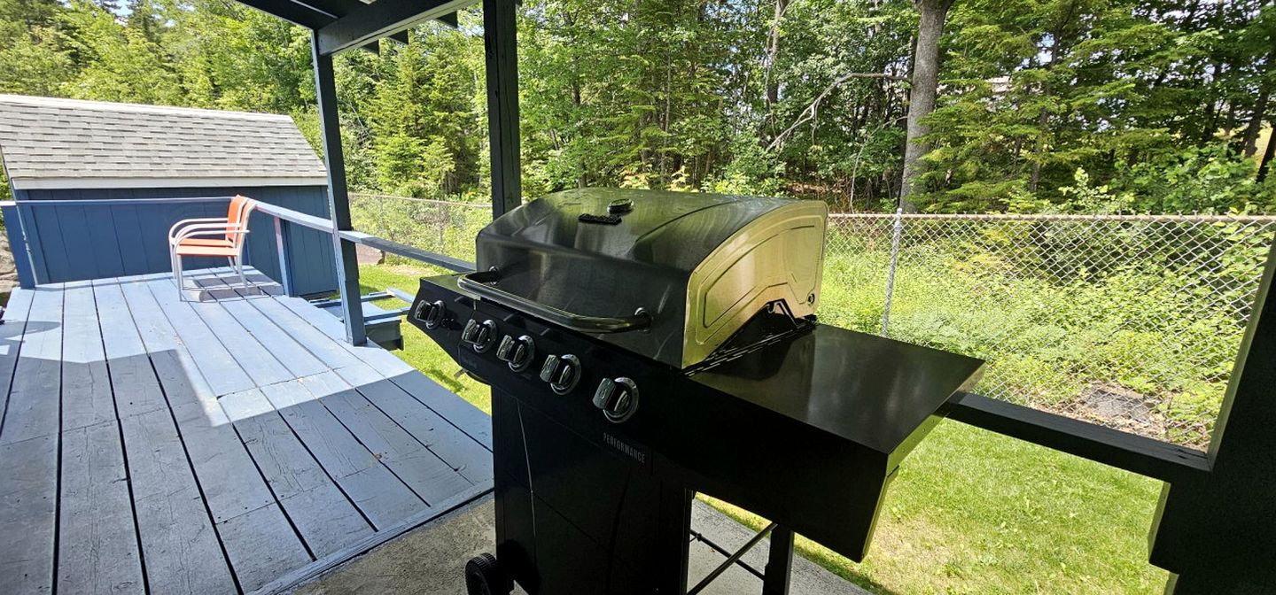 Family Cabin Near the Lake with BBQ in Maine
