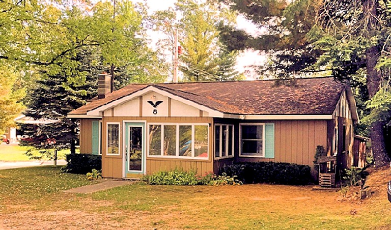 Cabins (West Branch, Michigan, United States)