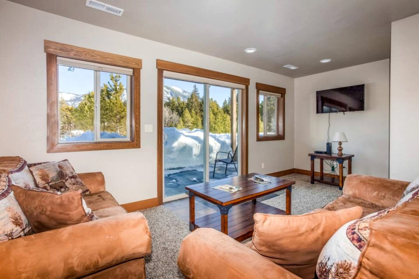 Lovely Family Cabin Rental for an Outdoor Getaway near Whitefish, Montana