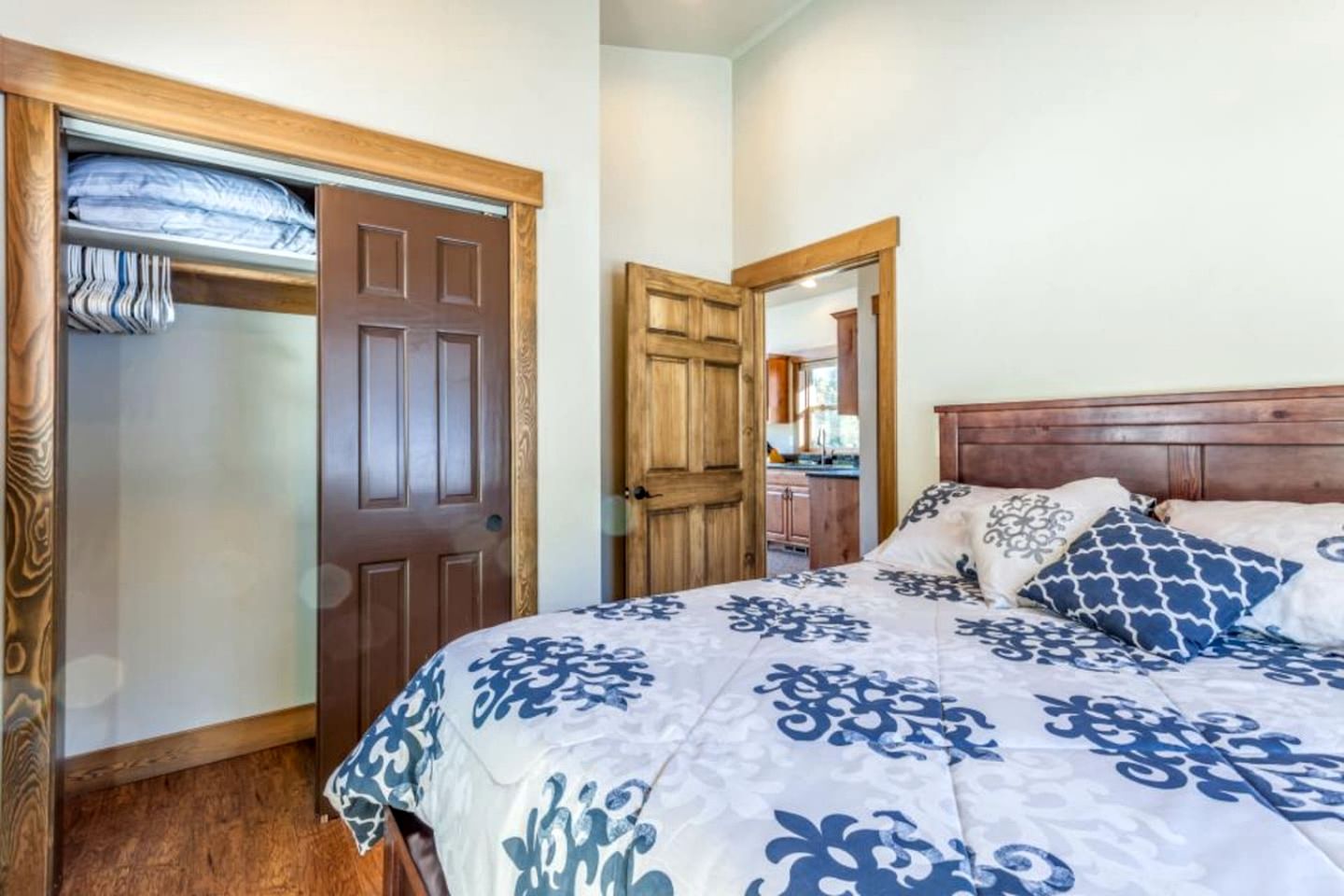 Lovely Family Cabin Rental for an Outdoor Getaway near Whitefish, Montana