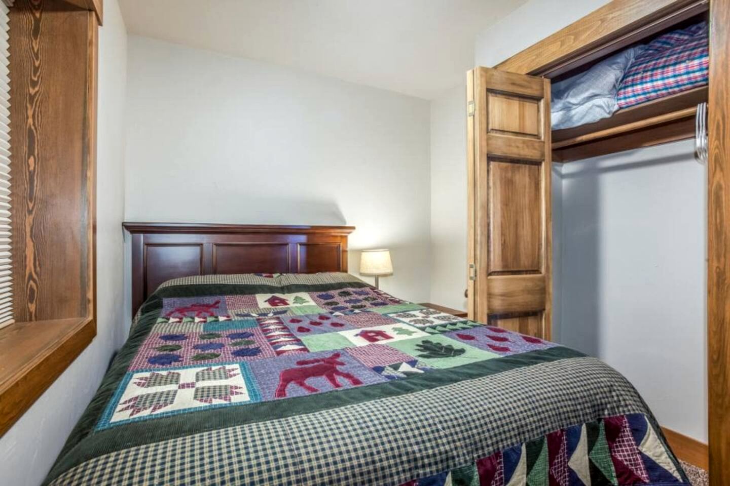 Lovely Family Cabin Rental for an Outdoor Getaway near Whitefish, Montana