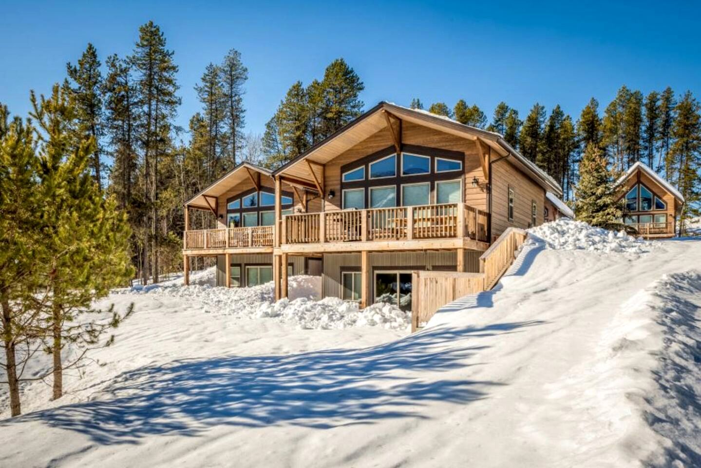 Cabins (United States of America, West Glacier, Montana)