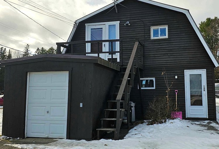 Family Cabin Surrounded by Amazing Hiking Trails in Maine
