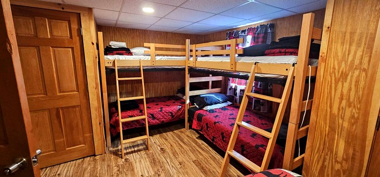 Cabins (United States of America, Greenville, Maine)