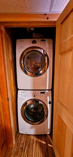 Cabins (United States of America, Greenville, Maine)