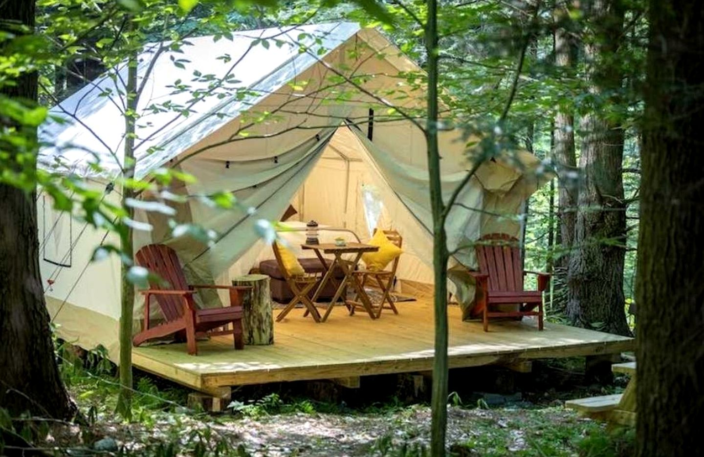 Boutique Safari Tent Glamping Retreat with Continental Breakfast, Forest Trails & Pond in Broadalbin, New York