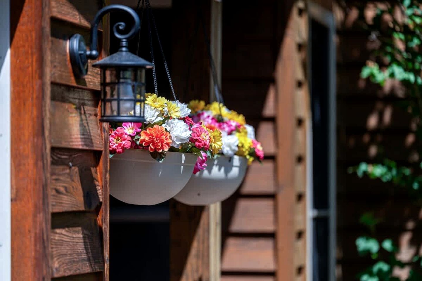 Luxury Cabin with Kayaking and a Hot Tub near Cacapon Resort State Park, Perfect for a Family Escape to the Mountains of West Virginia