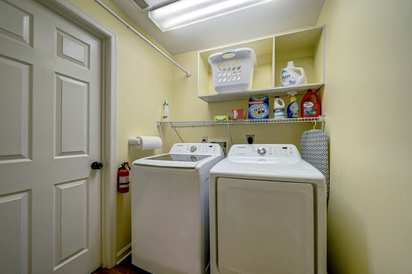 Luxury Cabin with Kayaking and a Hot Tub near Cacapon Resort State Park, Perfect for a Family Escape to the Mountains of West Virginia