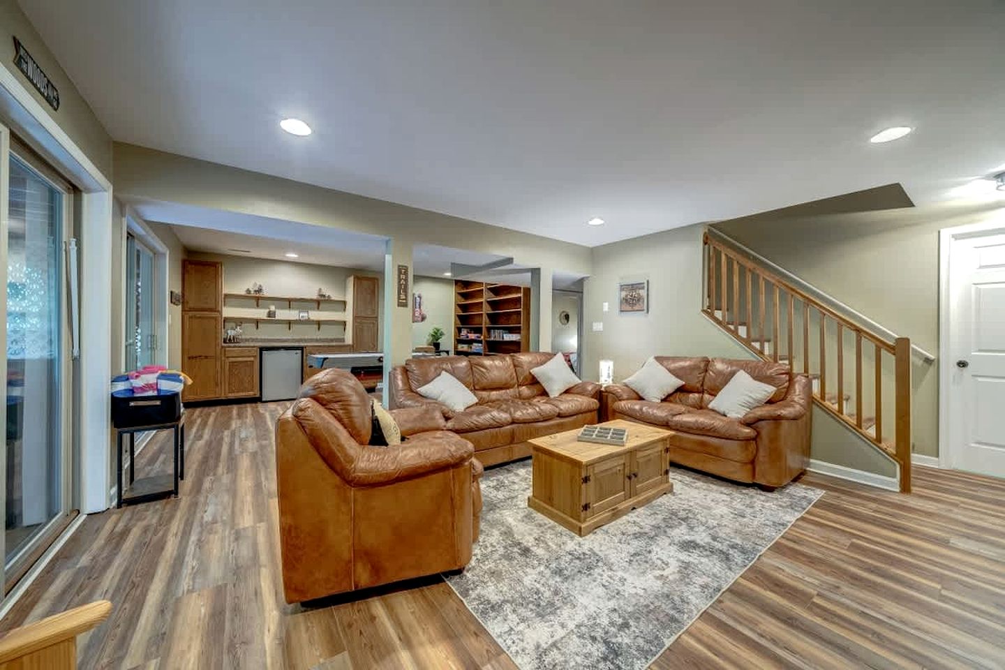 Luxury Cabin with Kayaking and a Hot Tub near Cacapon Resort State Park, Perfect for a Family Escape to the Mountains of West Virginia