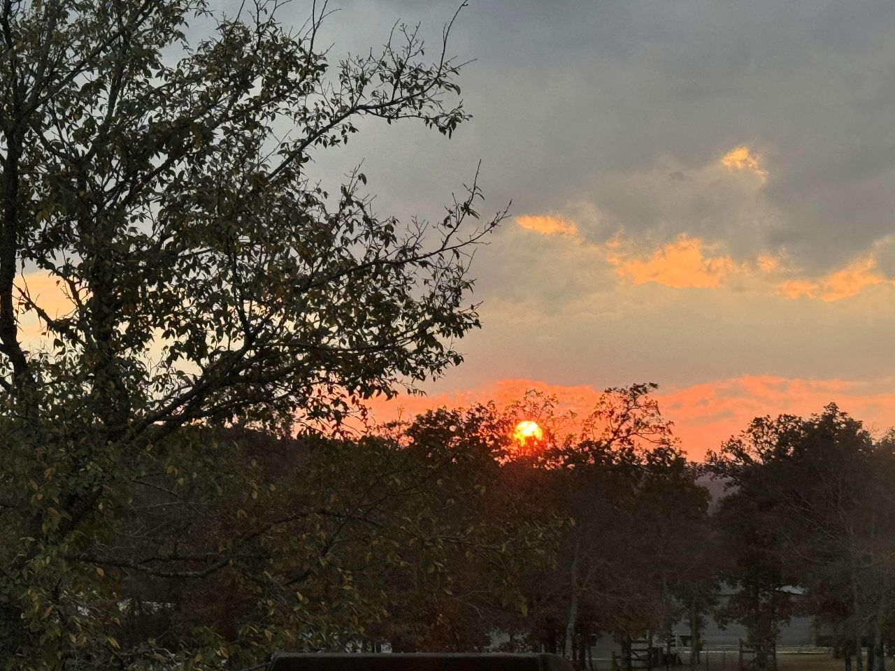 Incredible Spacious Rental with Fantastic Activities for an Unforgettable Family Adventure by the Lake in Cookson, Oklahoma