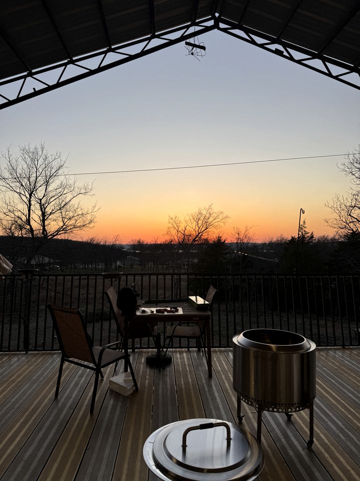 Incredible Spacious Rental with Fantastic Activities for an Unforgettable Family Adventure by the Lake in Cookson, Oklahoma