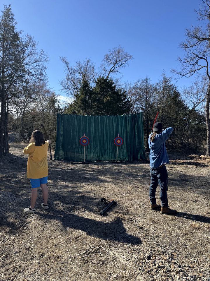 Incredible Spacious Rental with Fantastic Activities for an Unforgettable Family Adventure by the Lake in Cookson, Oklahoma