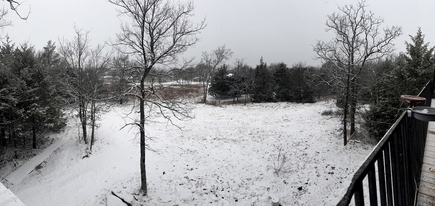 Incredible Spacious Rental with Fantastic Activities for an Unforgettable Family Adventure by the Lake in Cookson, Oklahoma