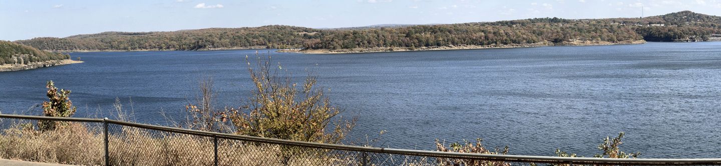 Incredible Spacious Rental with Fantastic Activities for an Unforgettable Family Adventure by the Lake in Cookson, Oklahoma