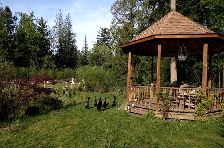 Nature Lodges (Powell River, British Columbia, Canada)