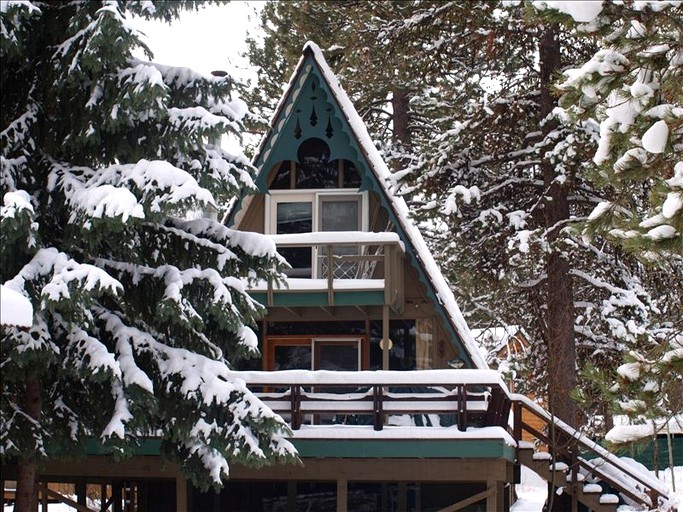 A-Frame Cabins (Payette Lake, Idaho, United States)