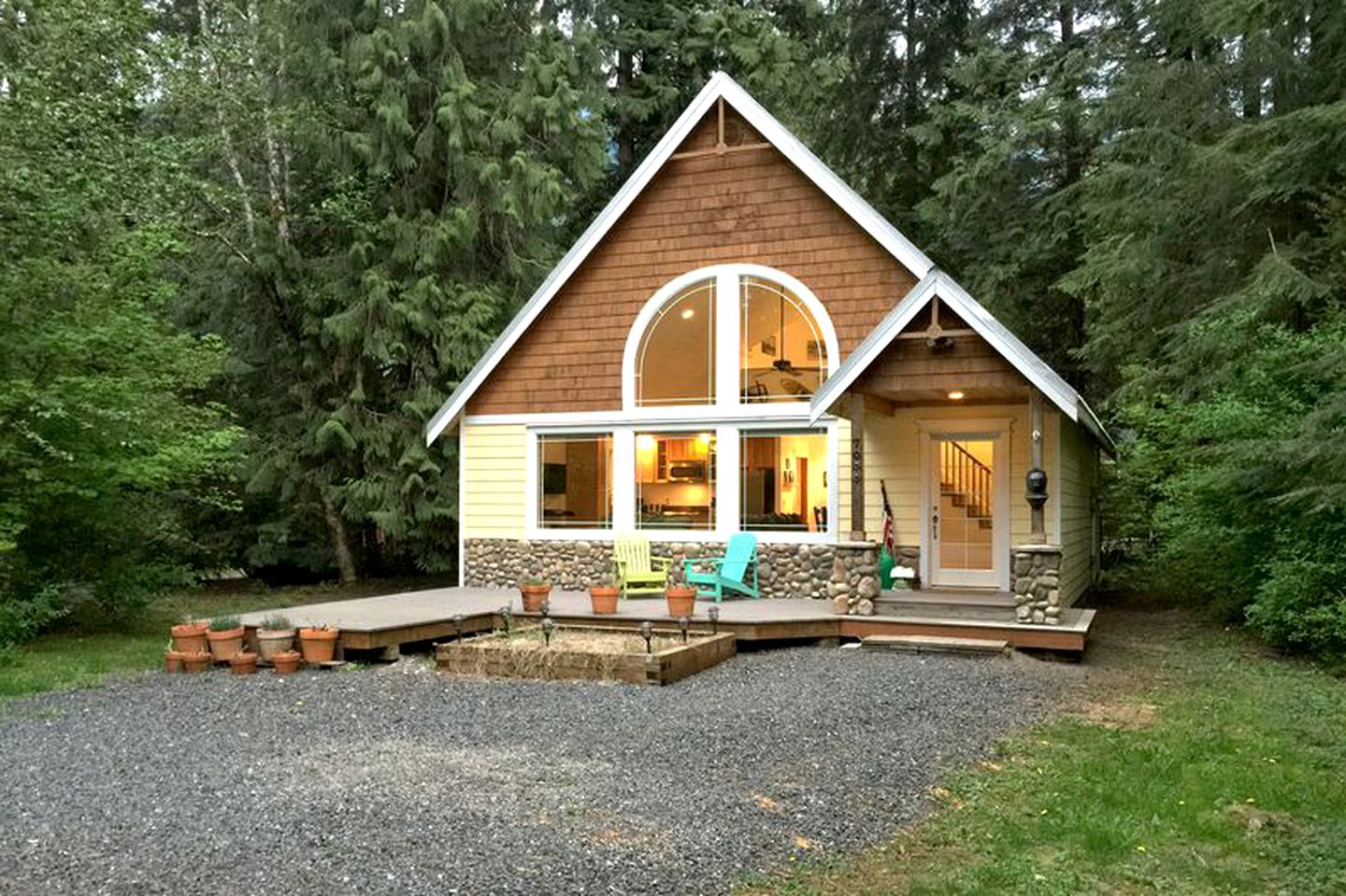 Family-Friendly and Contemporary Cabin in the North Cascades of Washington