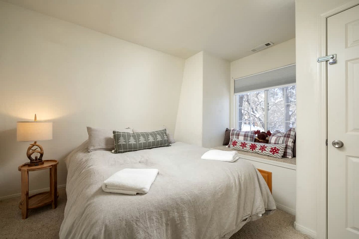 Family-Friendly Cabin with Foosball Table and Cozy Interior in California