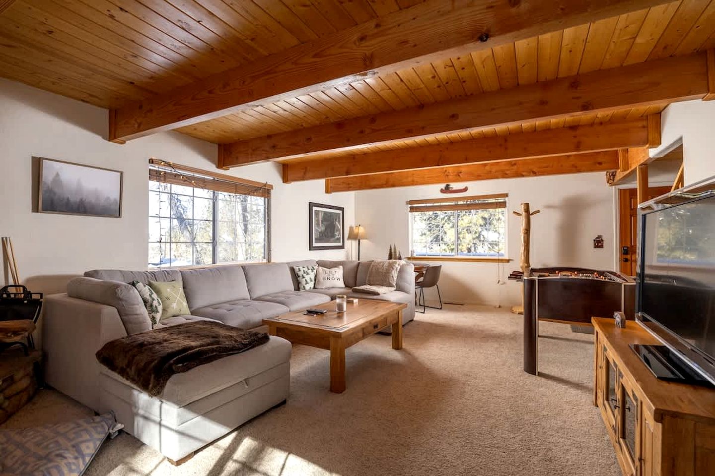 Family-Friendly Cabin with Foosball Table and Cozy Interior in California