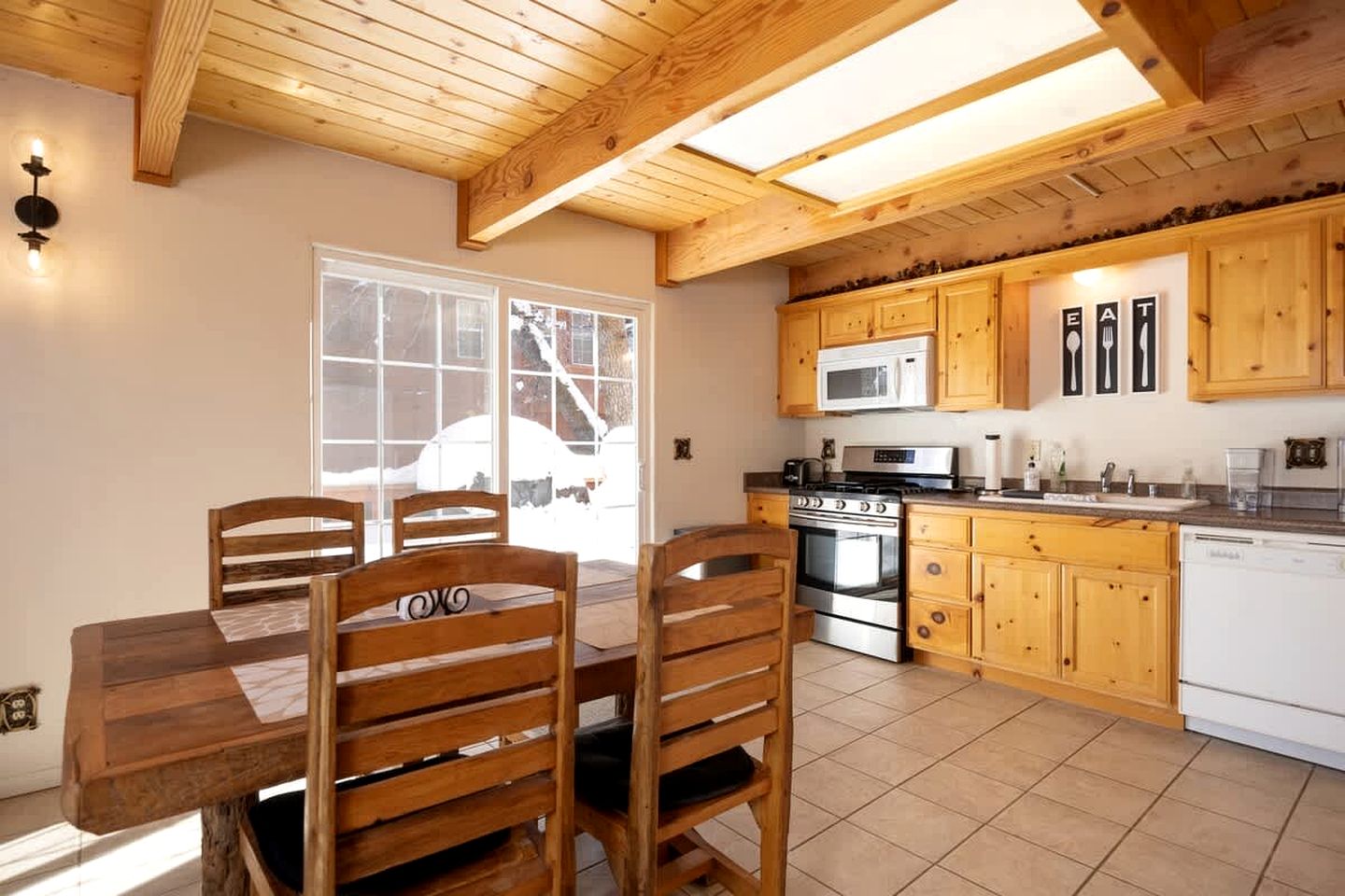 Family-Friendly Cabin with Foosball Table and Cozy Interior in California