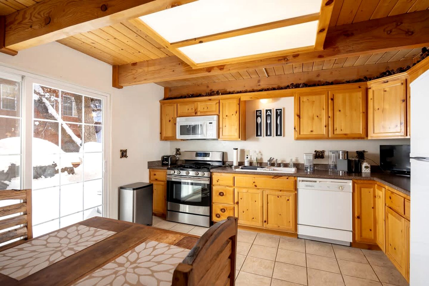 Family-Friendly Cabin with Foosball Table and Cozy Interior in California