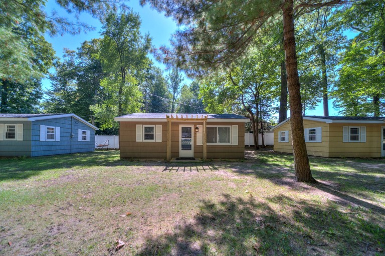 Cabins (United States of America, Muskegon, Michigan)