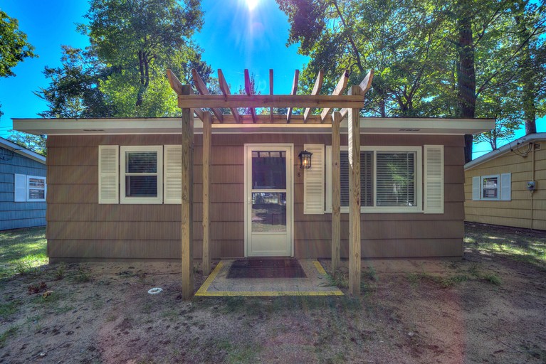 Cabins (United States of America, Muskegon, Michigan)