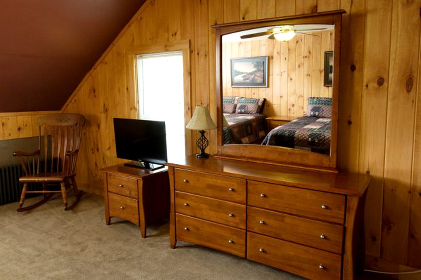 Family-Friendly Cabin Rental on Lake George in Upstate New York