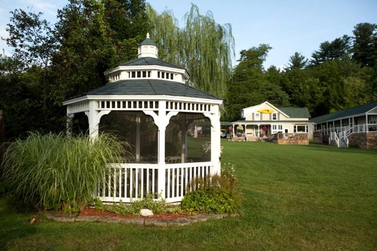 Cabins (Lake George, New York, United States)