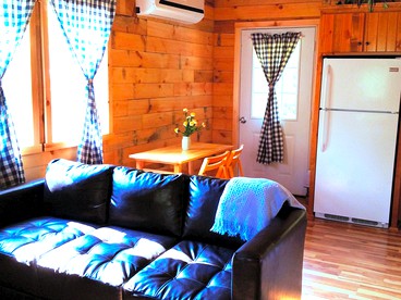 Cozy Cabin Rental with a Four-Person Hot Tub near Hocking Hills State Park, Ohio photo 3