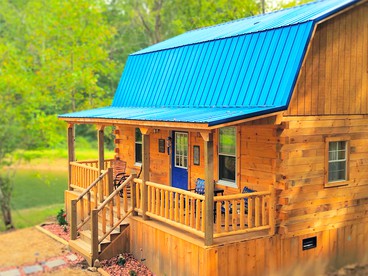 Cozy Cabin Rental with a Four-Person Hot Tub near Hocking Hills State Park, Ohio photo 2
