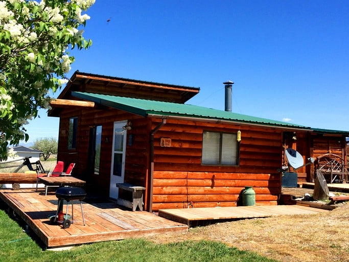 Cabins (Corvallis, Montana, United States)