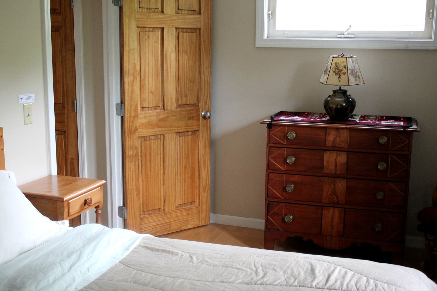 Family-Friendly Cabin Rental with Spacious Deck in Pittsfield, New Hampshire