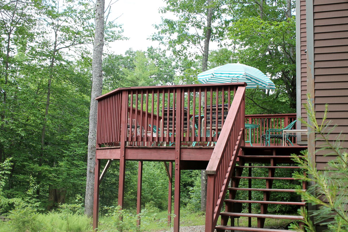 Family-Friendly Cabin Rental with Spacious Deck in Pittsfield, New Hampshire