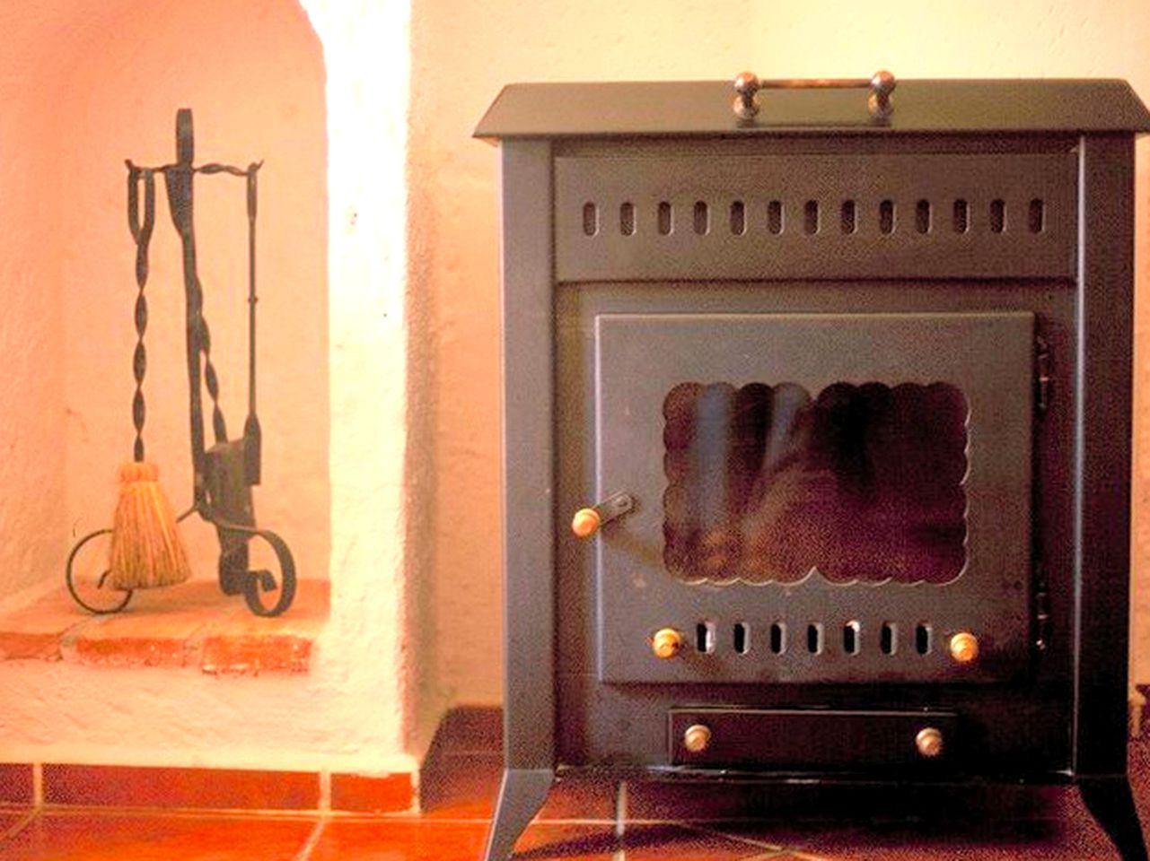 Family-Friendly Cave Getaway near the Sierra Nevada National Park in Spain