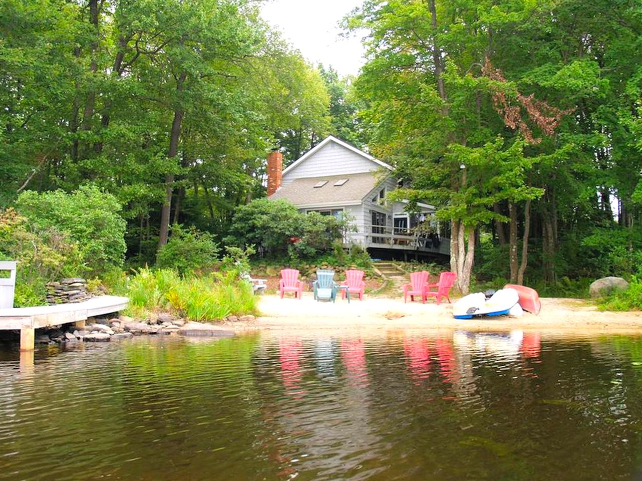 Family-Friendly Cottage on a Lake with a Private Beach for a Weekend Getaway near Wilkes-Barre, Pennsylvania