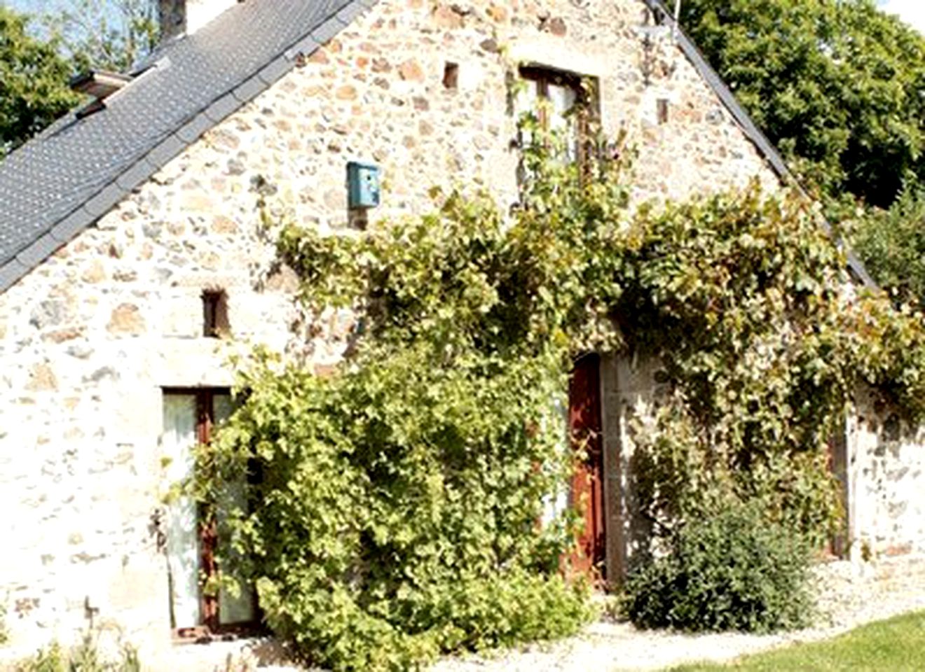 Family-Friendly Cottage on Well-Equipped Glamping Site, France