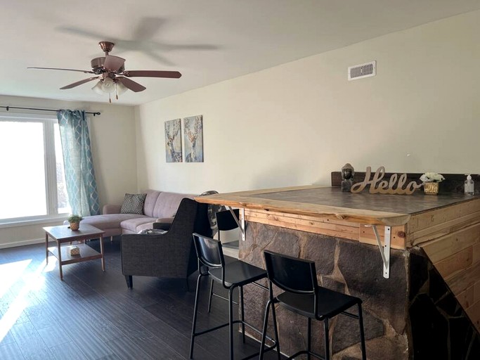 Cottages (Canada, Lions Head, Ontario)