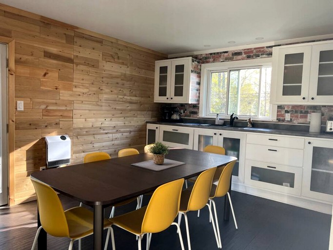 Cottages (Canada, Lions Head, Ontario)