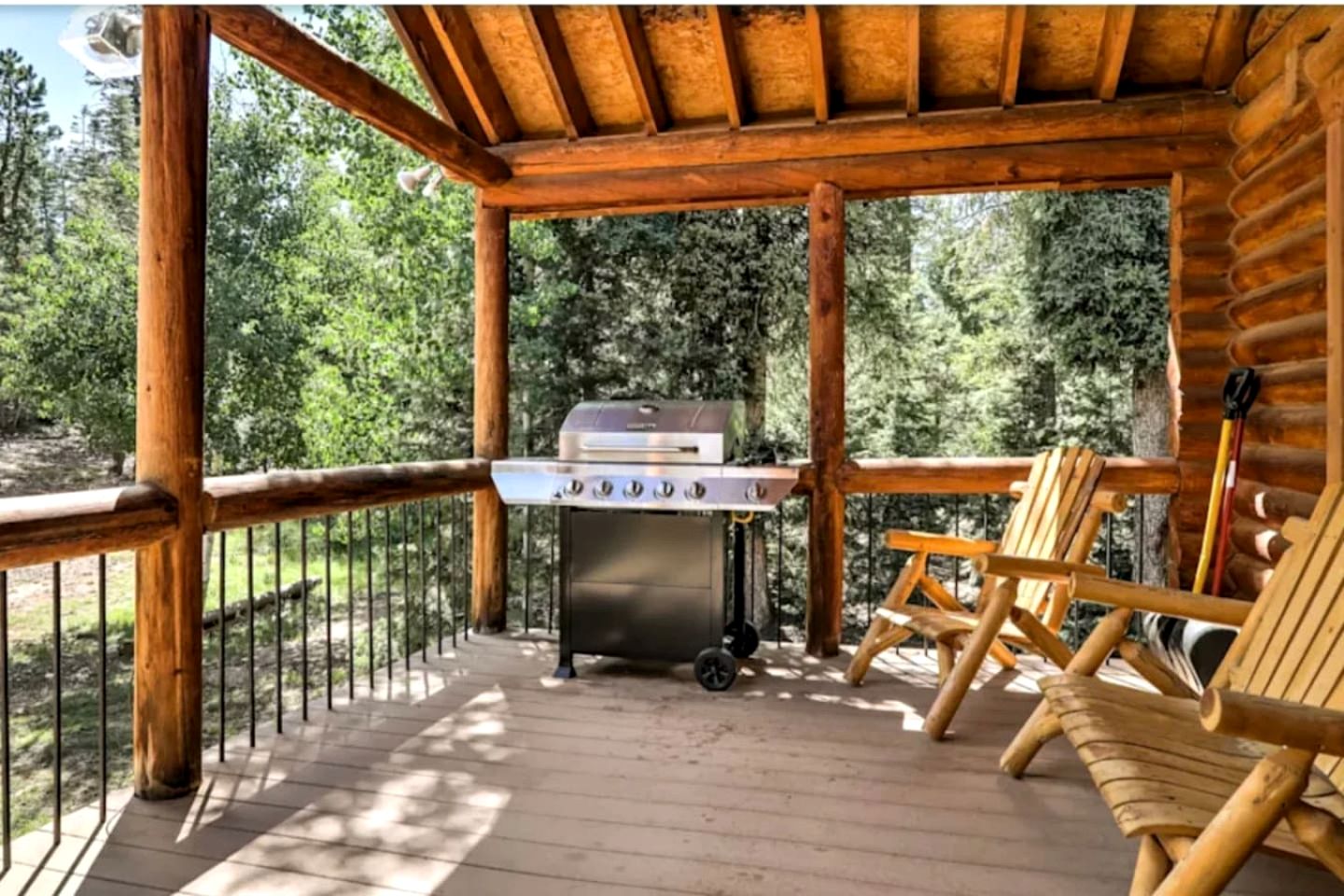 Spacious Family Cabin with Fire Pit & Dual Living Areas Near Duck Creek Village, UT