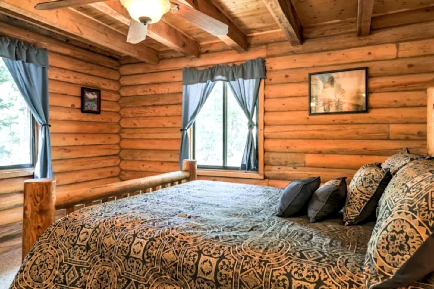 Spacious Family Cabin with Fire Pit & Dual Living Areas Near Duck Creek Village, UT