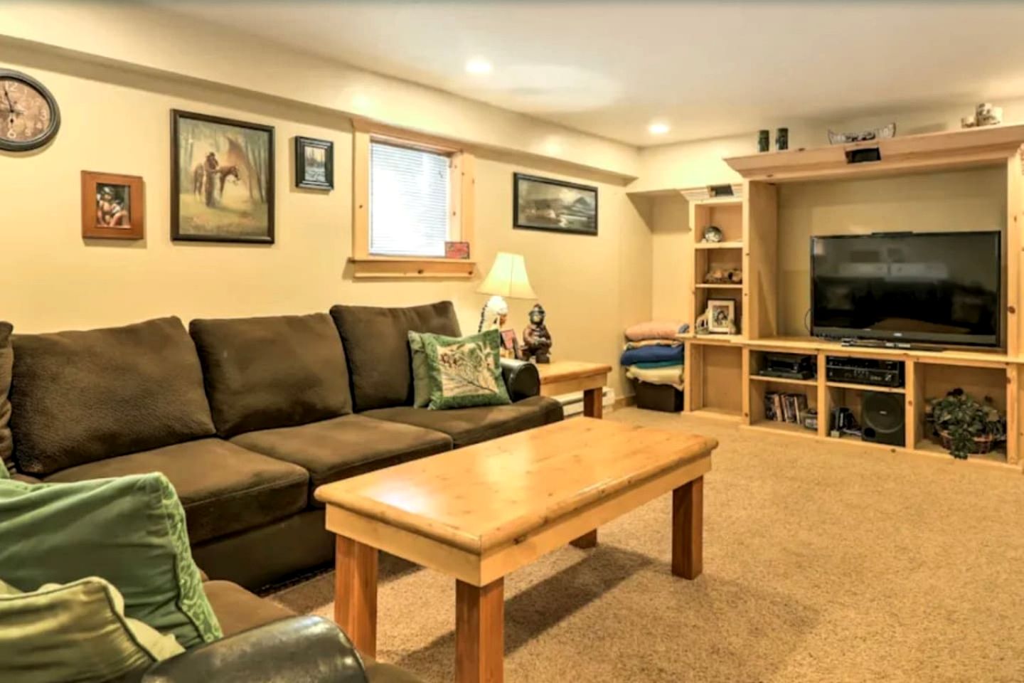 Spacious Family Cabin with Fire Pit & Dual Living Areas Near Duck Creek Village, UT