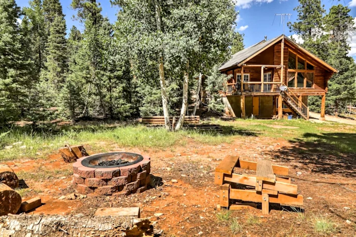 Spacious Family Cabin with Fire Pit & Dual Living Areas Near Duck Creek Village, UT