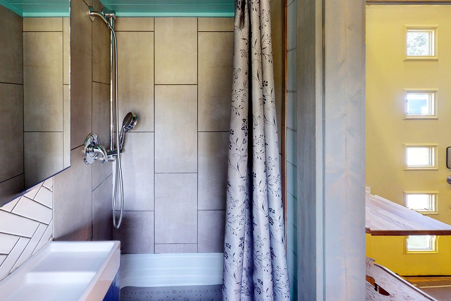 Family-Friendly Tiny House Getaway near Waldport, Oregon