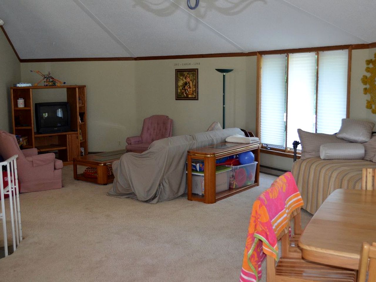 Charming Waterfront Cottage Rental on Cedar Lake near Annandale, Minnesota