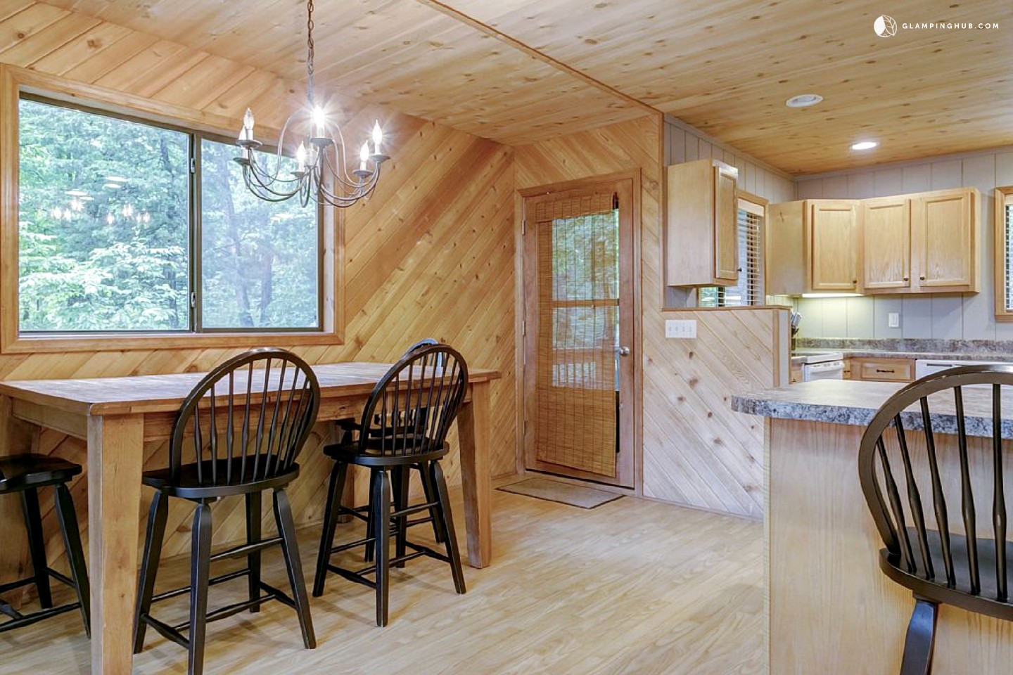 Lakefront Cabin near Columbia, Missouri